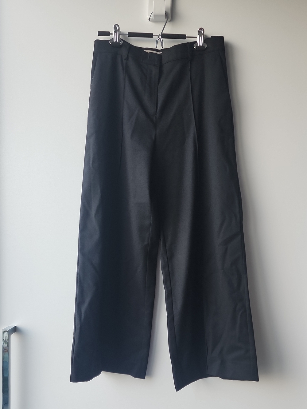 D. Exterior Lightweight Wool Blend Wide Leg Trousers